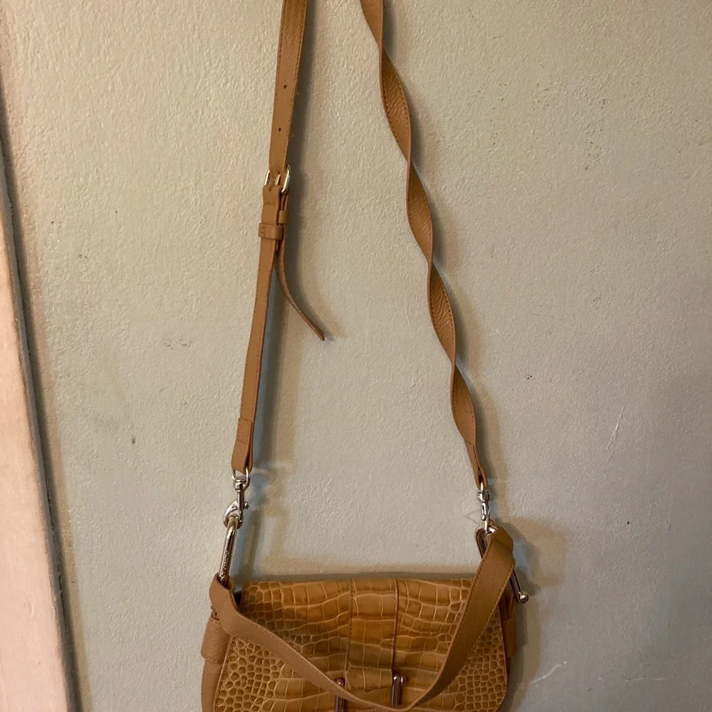 Vince Caputo  croc embossed medium leather shoulder bag - Picture 5 of 5